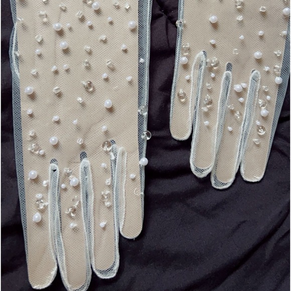 Beaded Tulle Bridal Gloves - Picture 3 of 6